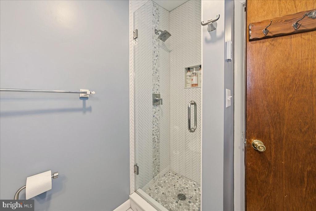 7698 LAKE SHORE DRIVE