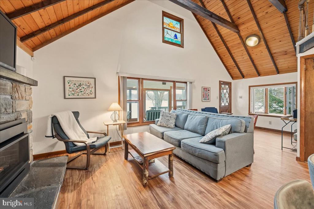 7698 LAKE SHORE DRIVE