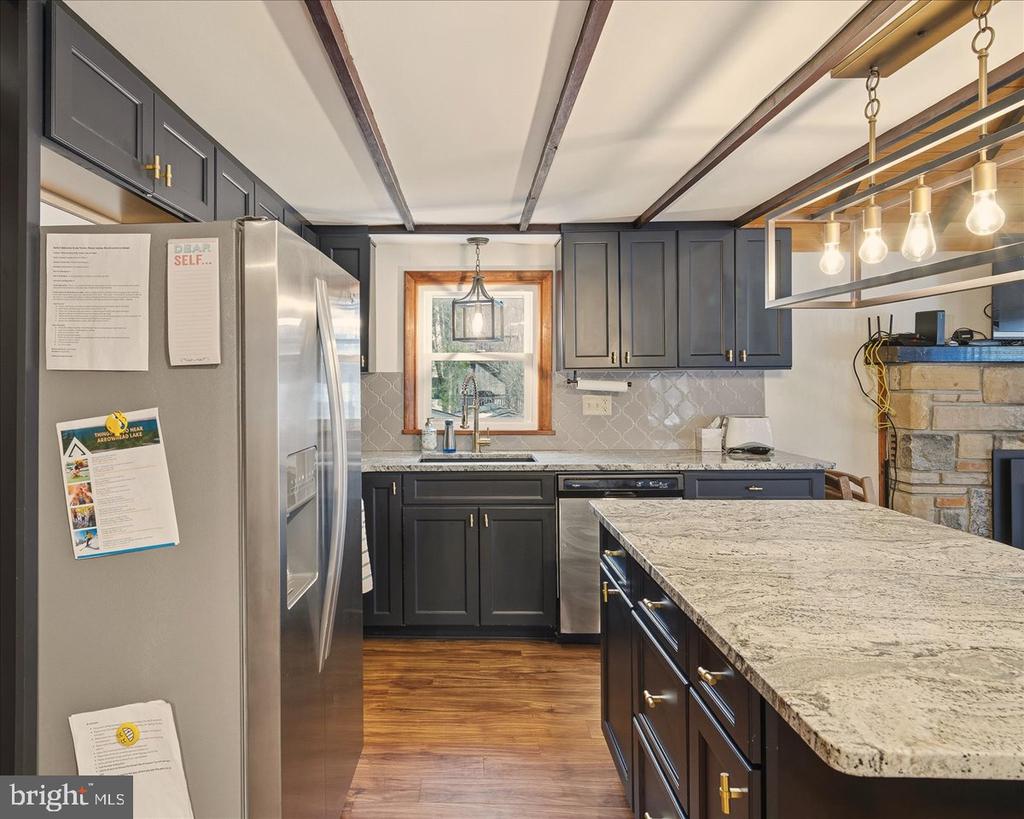 7698 LAKE SHORE DRIVE