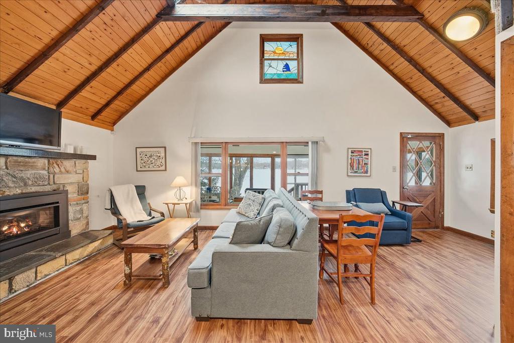 7698 LAKE SHORE DRIVE