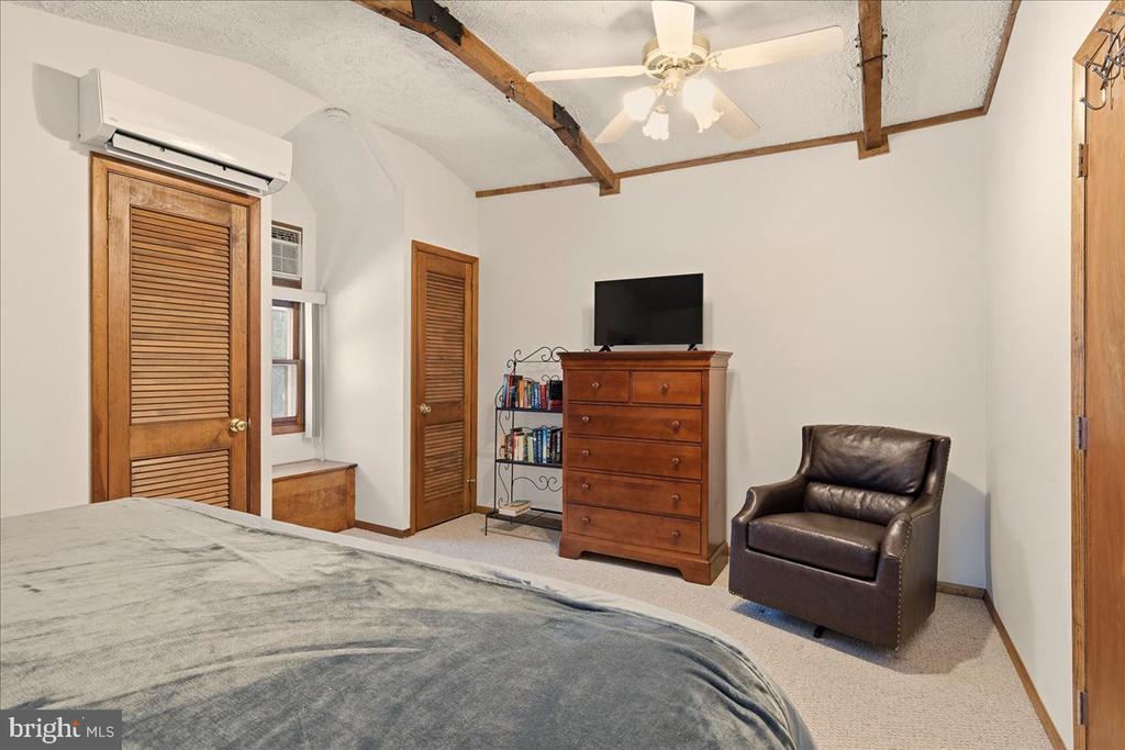 7698 LAKE SHORE DRIVE
