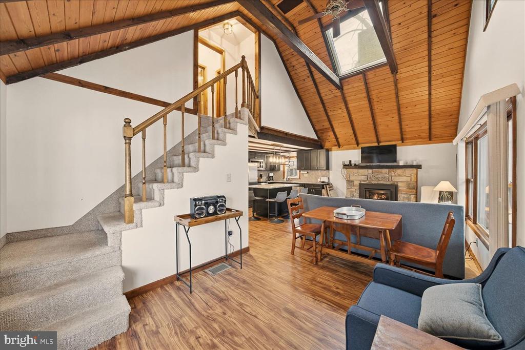 7698 LAKE SHORE DRIVE