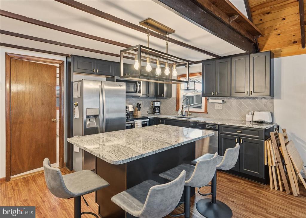 7698 LAKE SHORE DRIVE