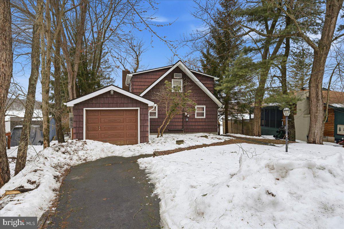 7698 LAKE SHORE DRIVE