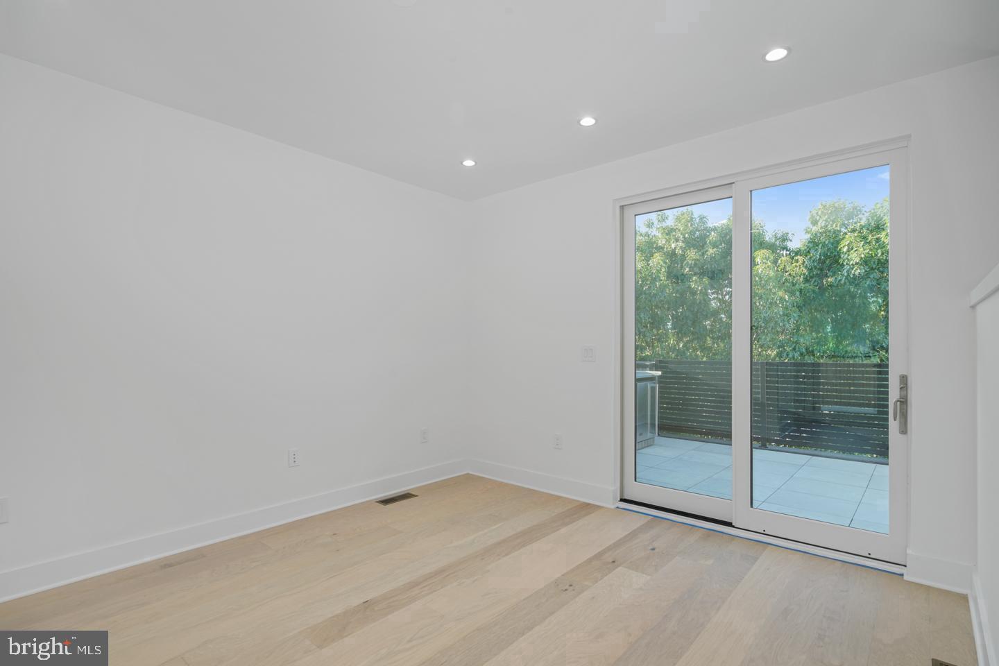 48 N 3rd St #3