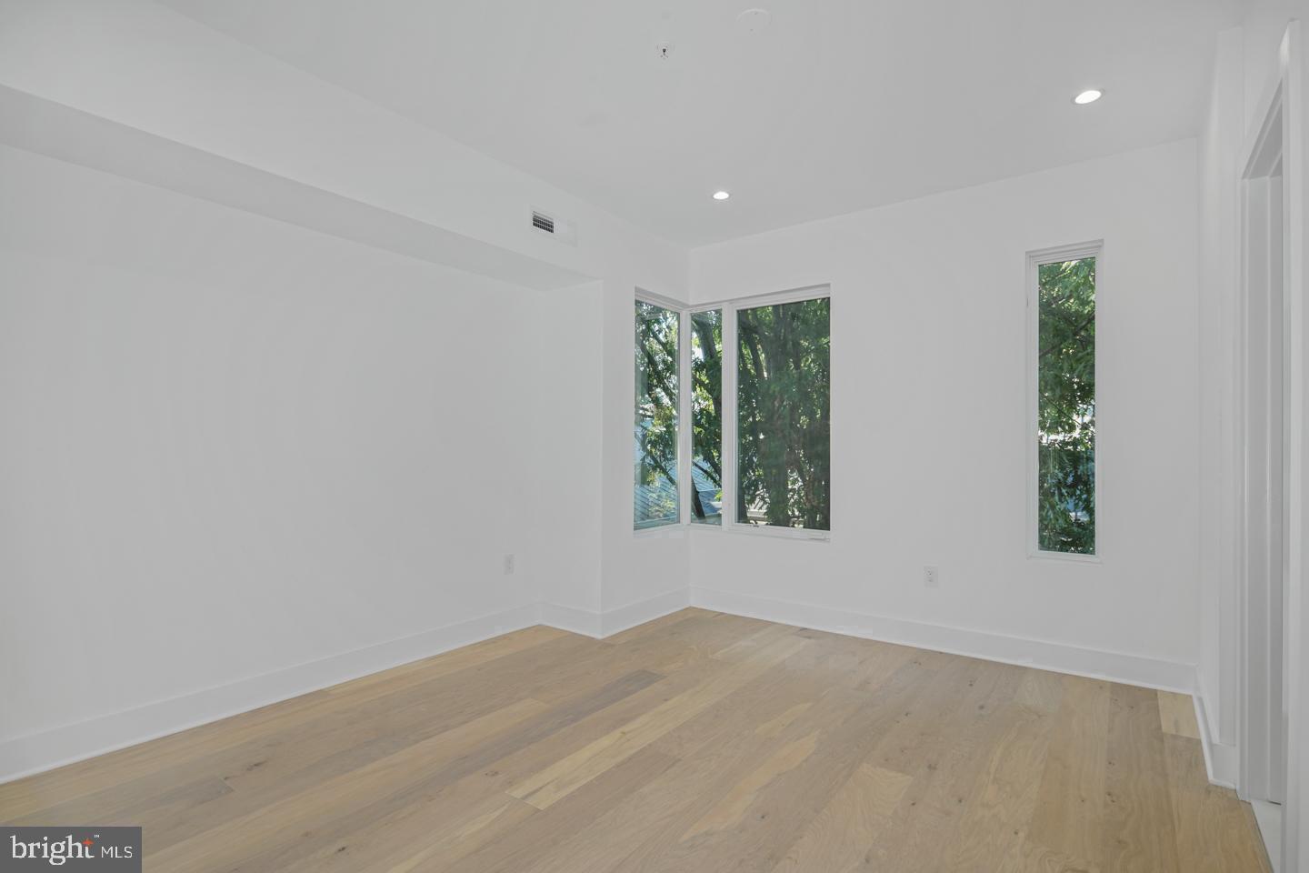 48 N 3rd St #3