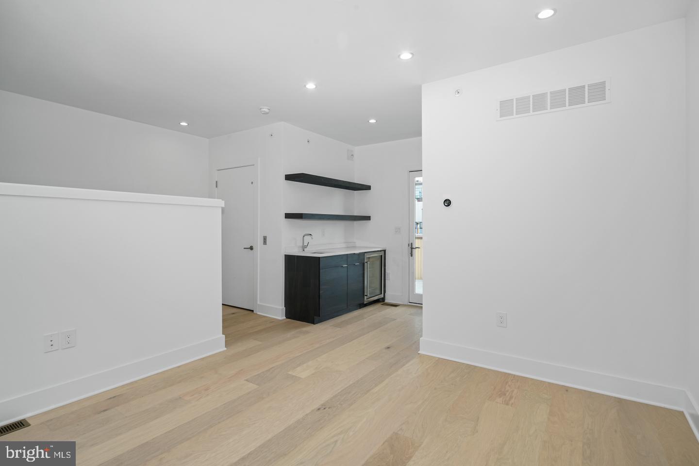 48 N 3rd St #3