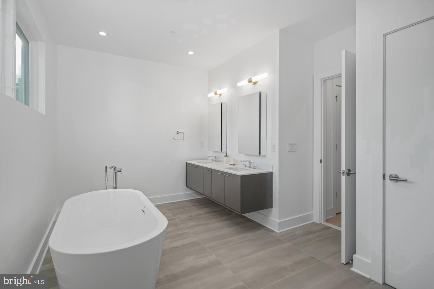 48 N 3rd St #3