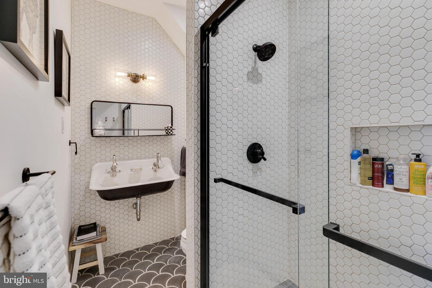 903-05 Clinton St #2f