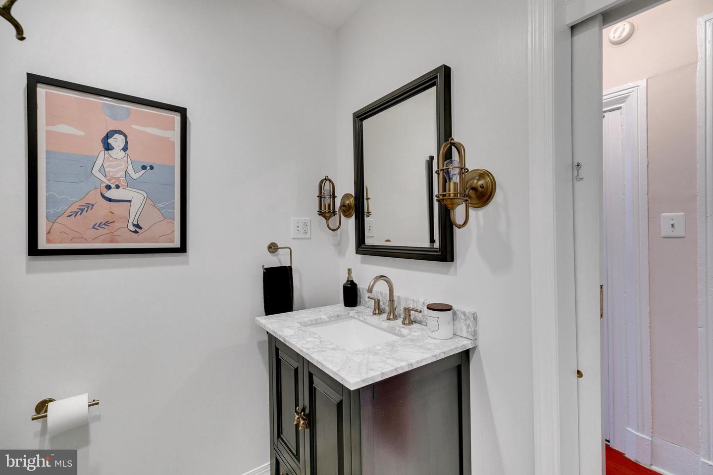 903-05 Clinton St #2f