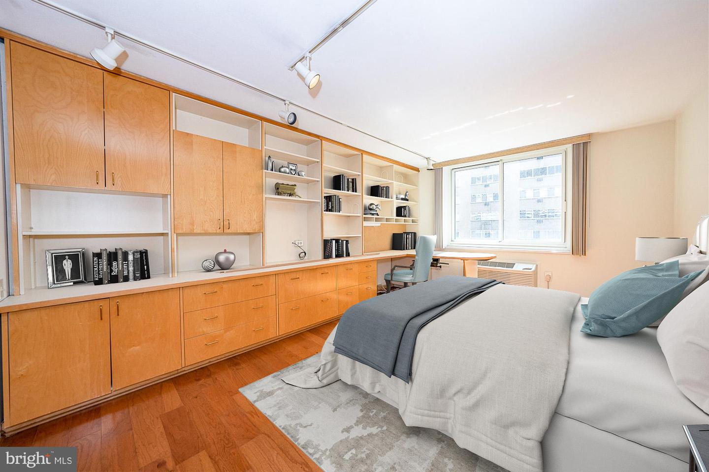 1901 John F Kennedy Blvd #520