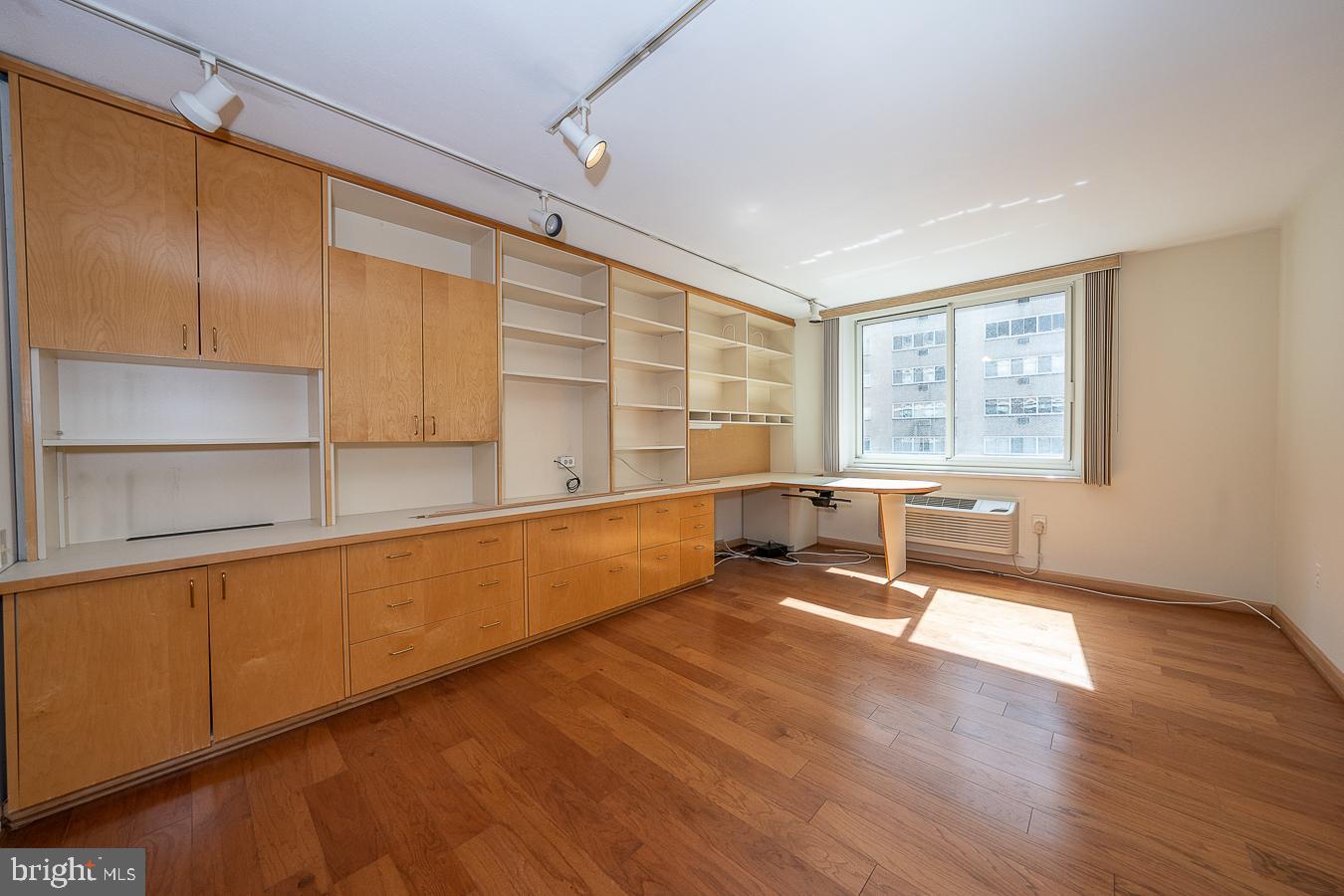 1901 John F Kennedy Blvd #520