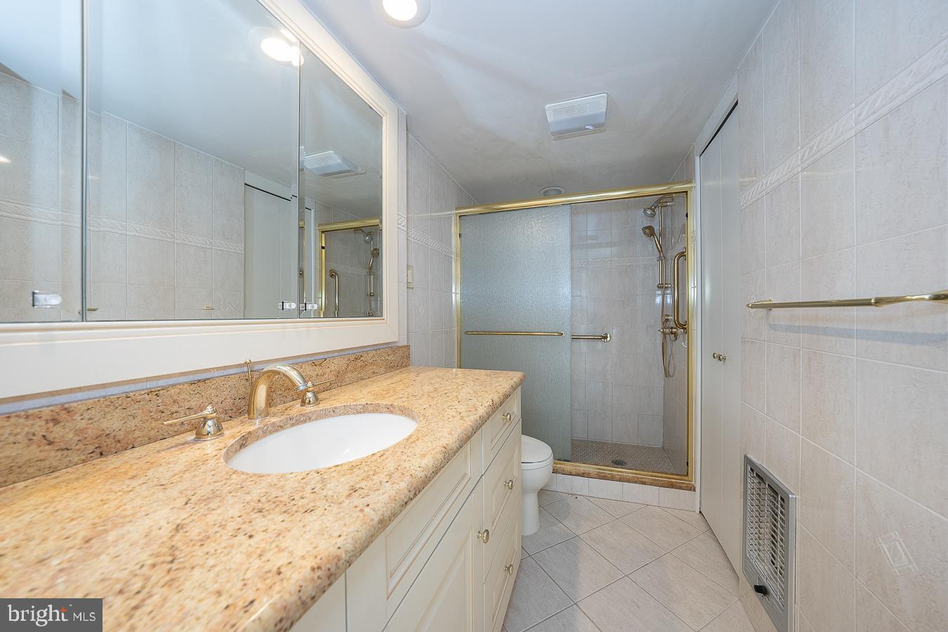 1901 John F Kennedy Blvd #520