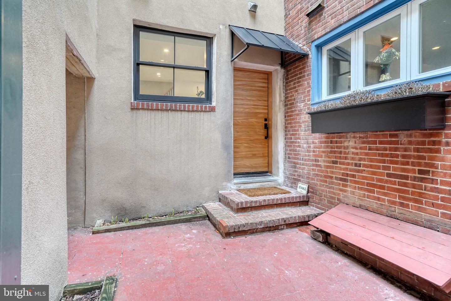 1936 Lombard St