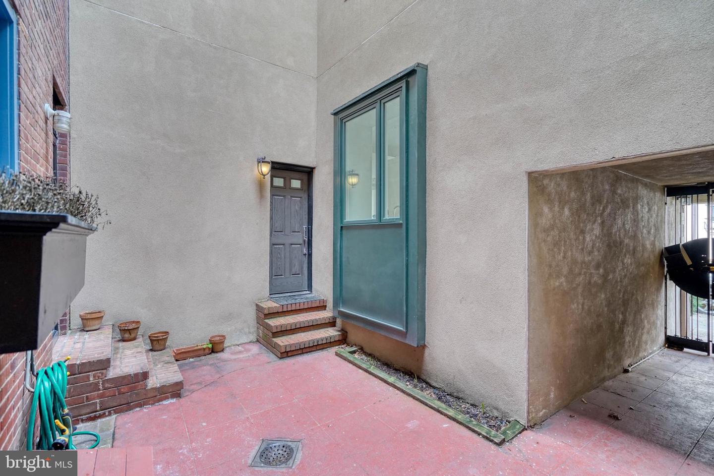 1936 Lombard St