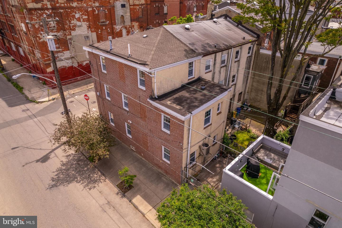 1554 N Lawrence St