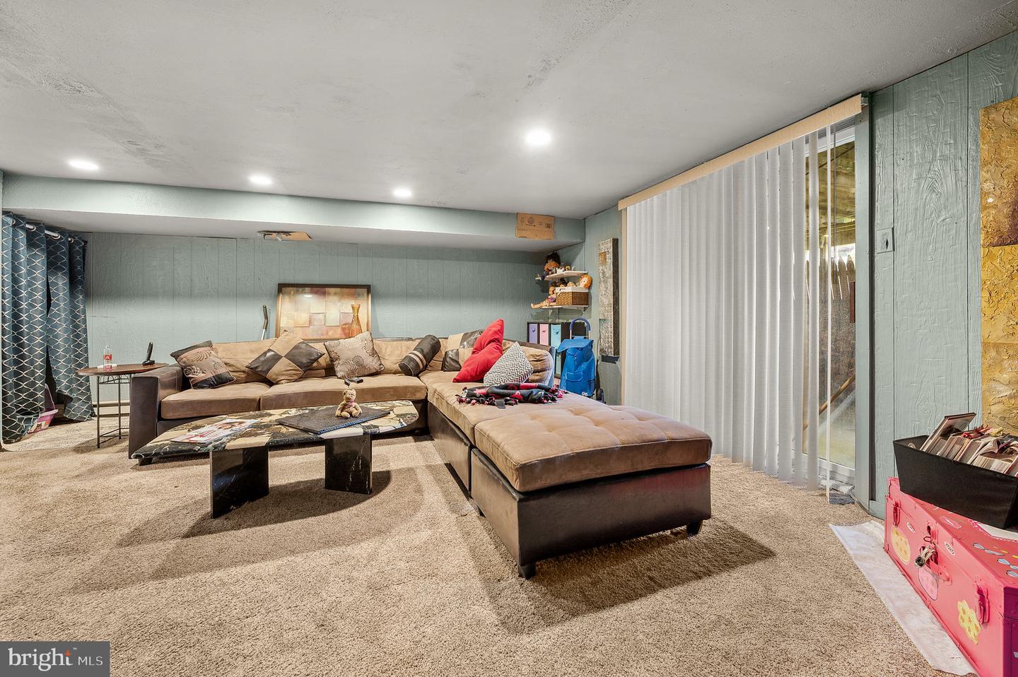8957 Turton Dr