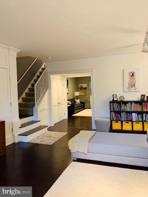 323 Pine St #1f