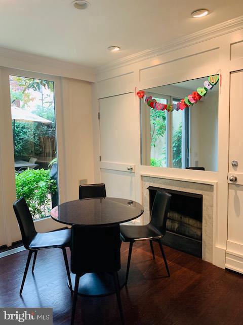 323 Pine St #1f