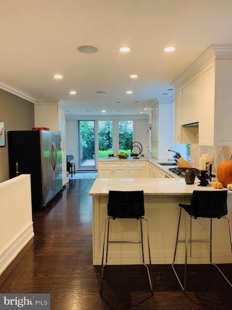 323 Pine St #1f