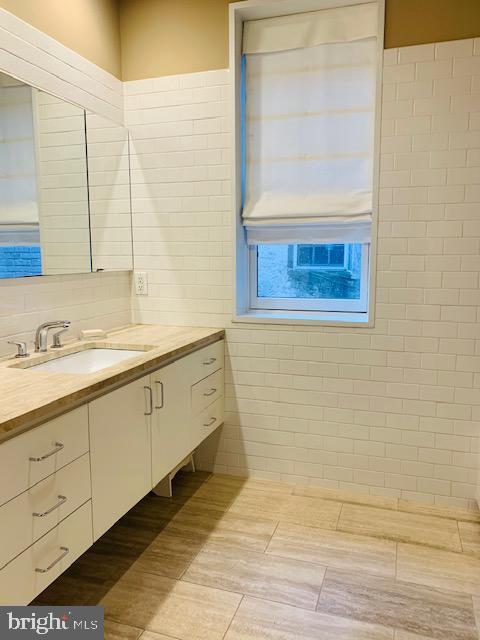 323 Pine St #1f