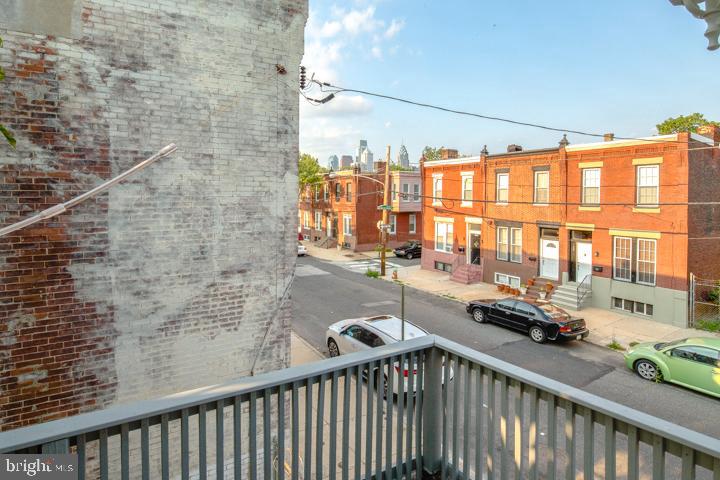 2501 Carpenter St #2