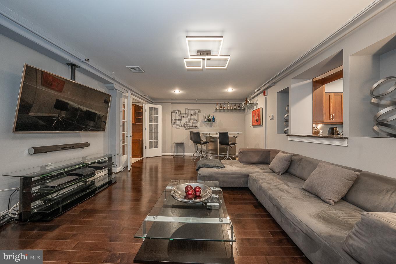 126 Cuthbert St #3