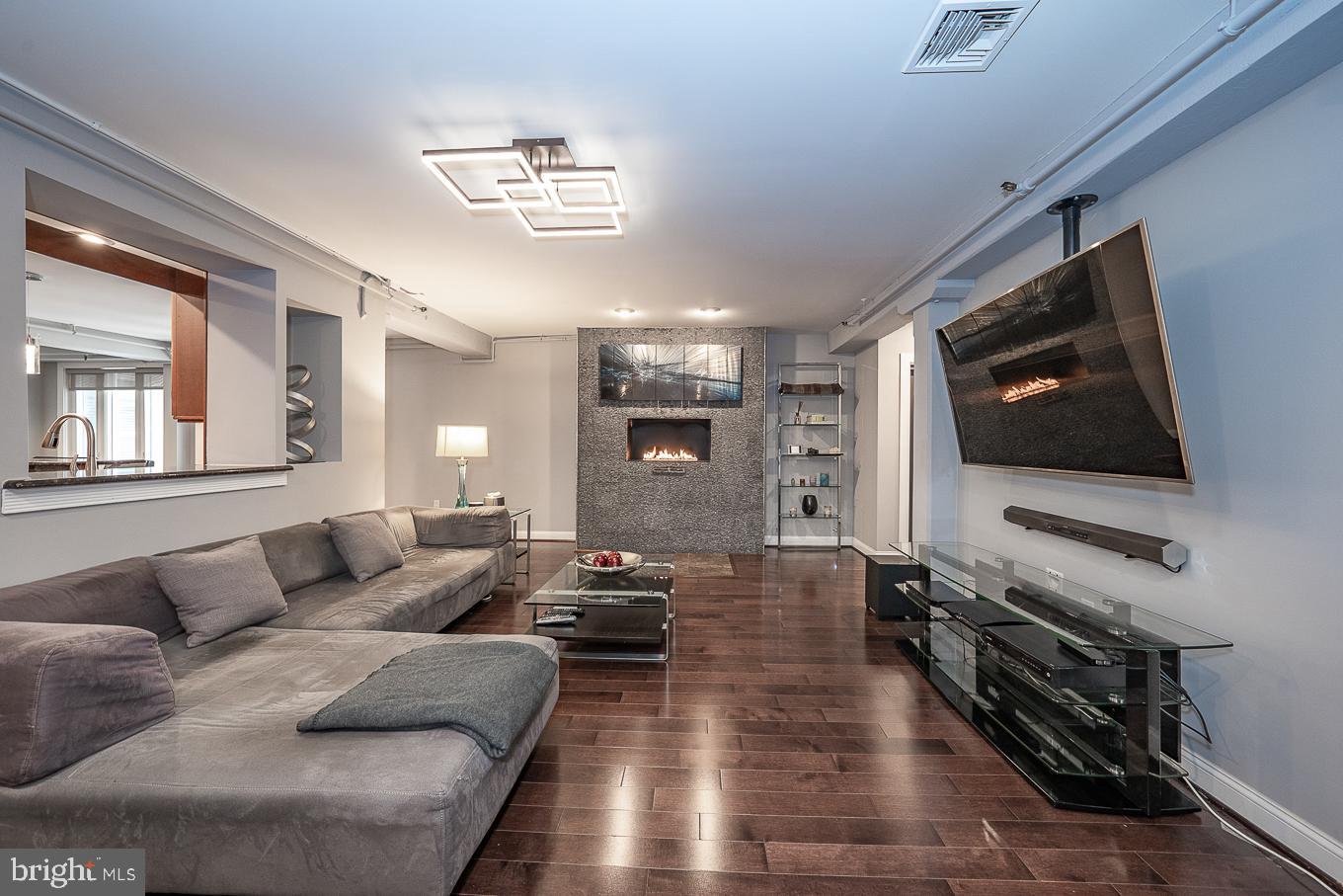 126 Cuthbert St #3