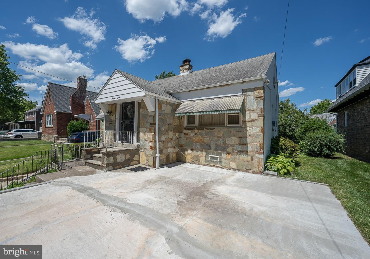 1315 Tyson Ave