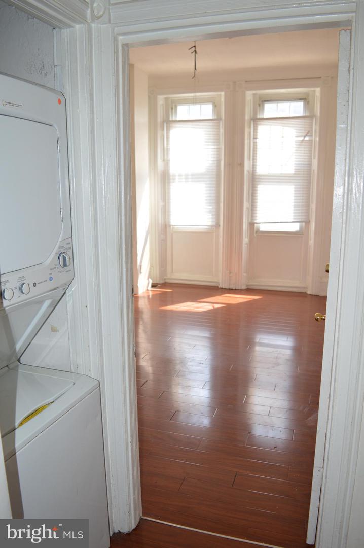 3905-7 Baring St #1b