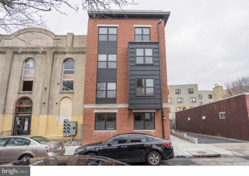 988 N Marshall St #3f