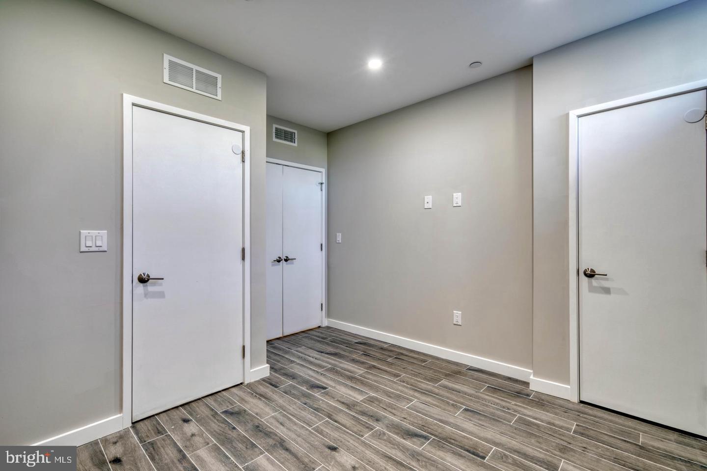 2404 W Montgomery Ave #1