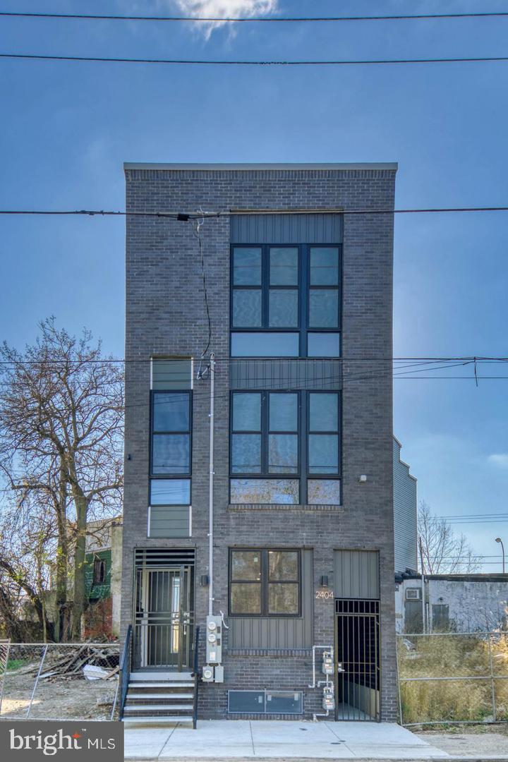 2404 W Montgomery Ave #1