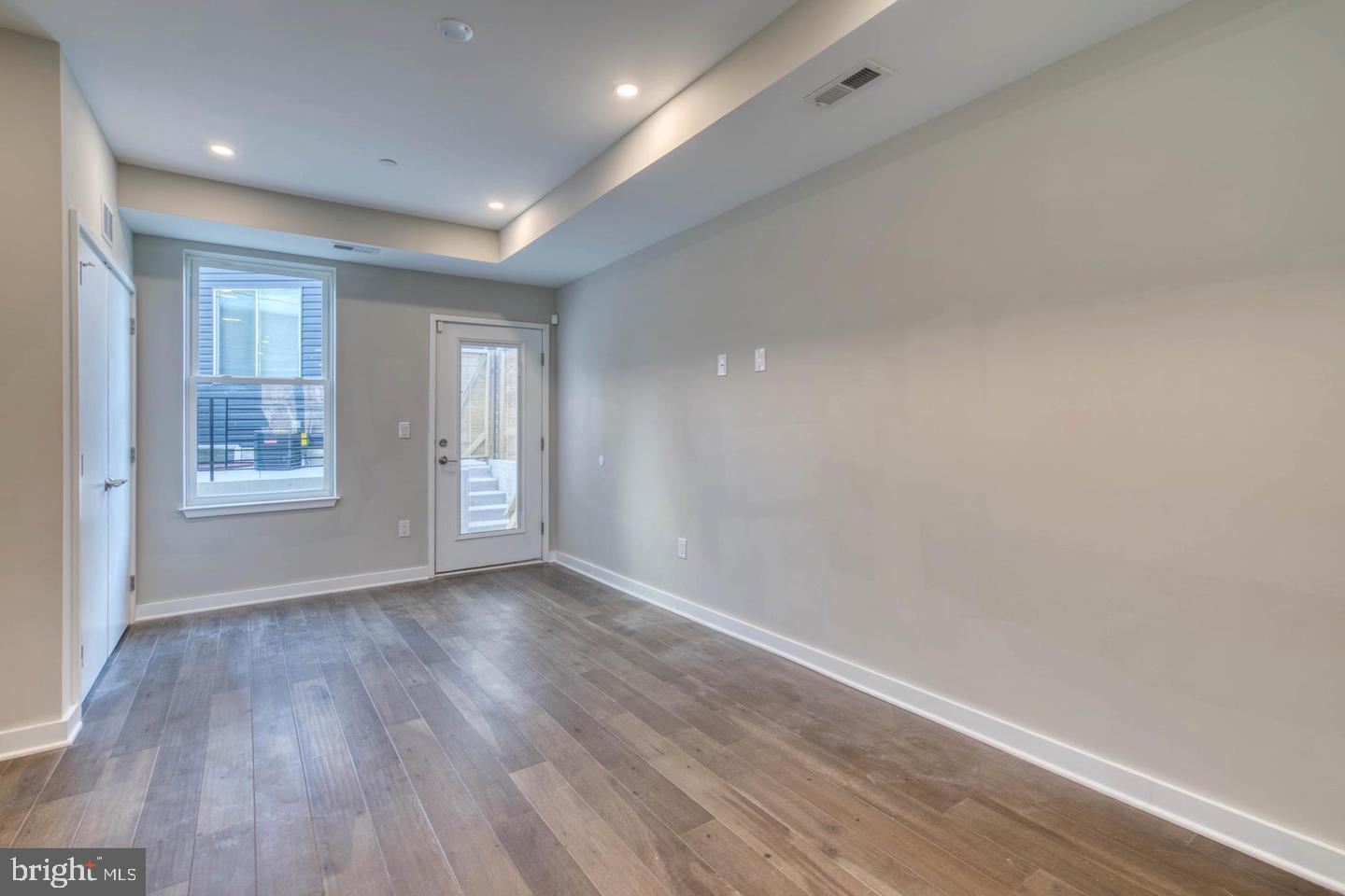 2404 W Montgomery Ave #1