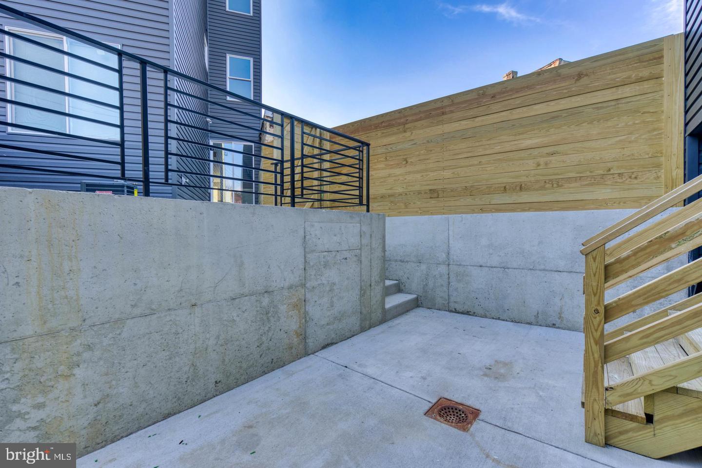 2404 W Montgomery Ave #1