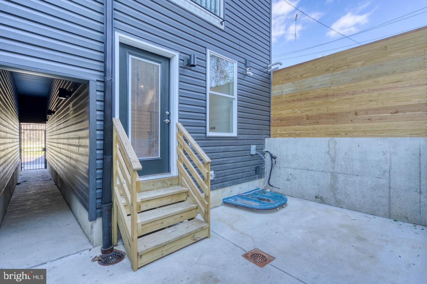 2404 W Montgomery Ave #1