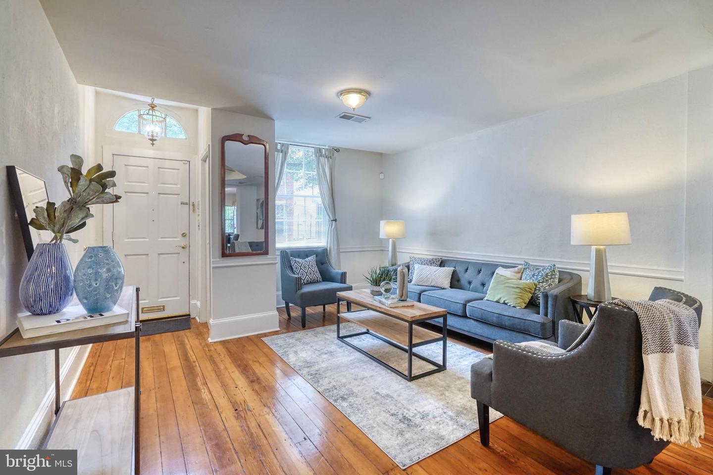 329 Queen St