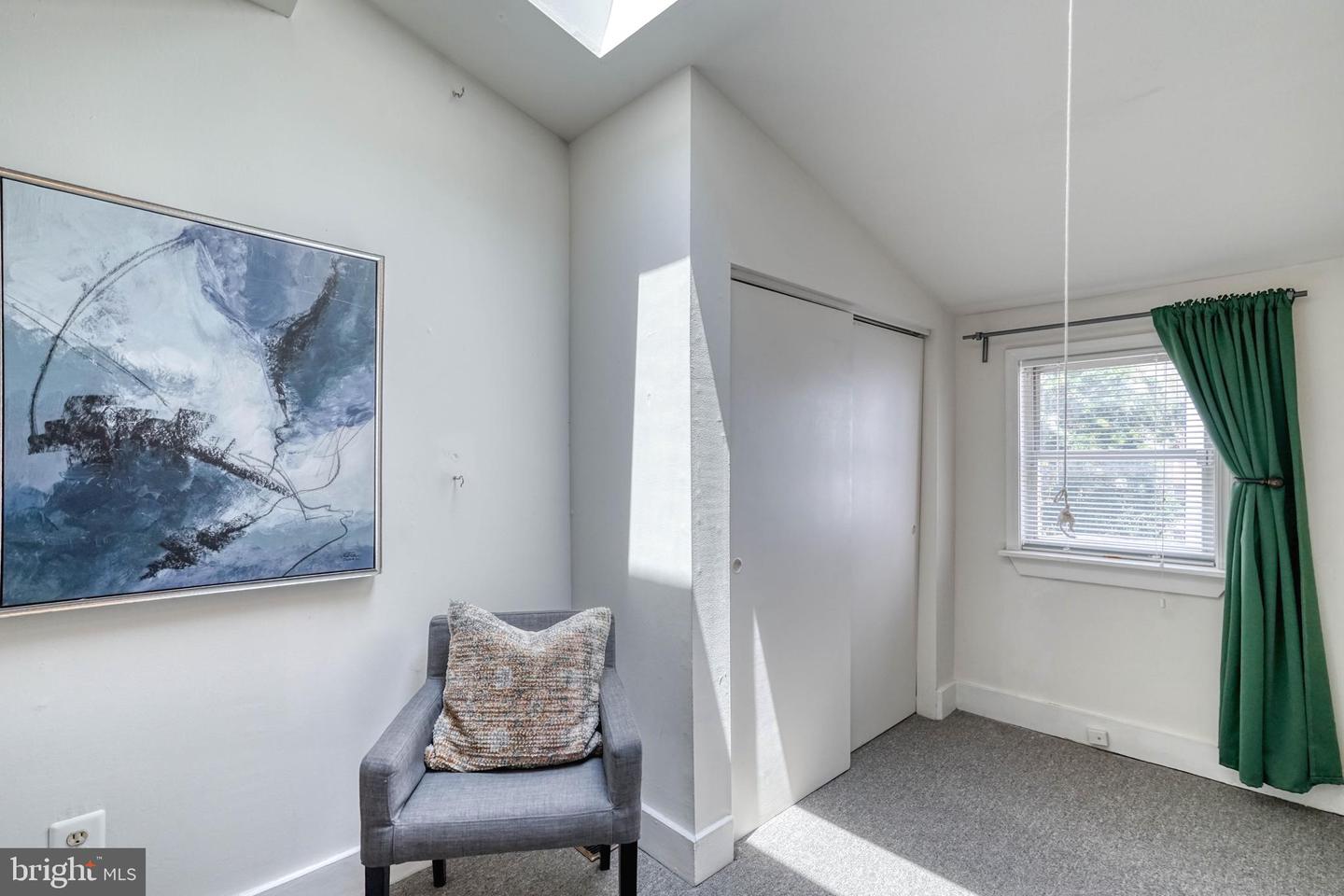 329 Queen St