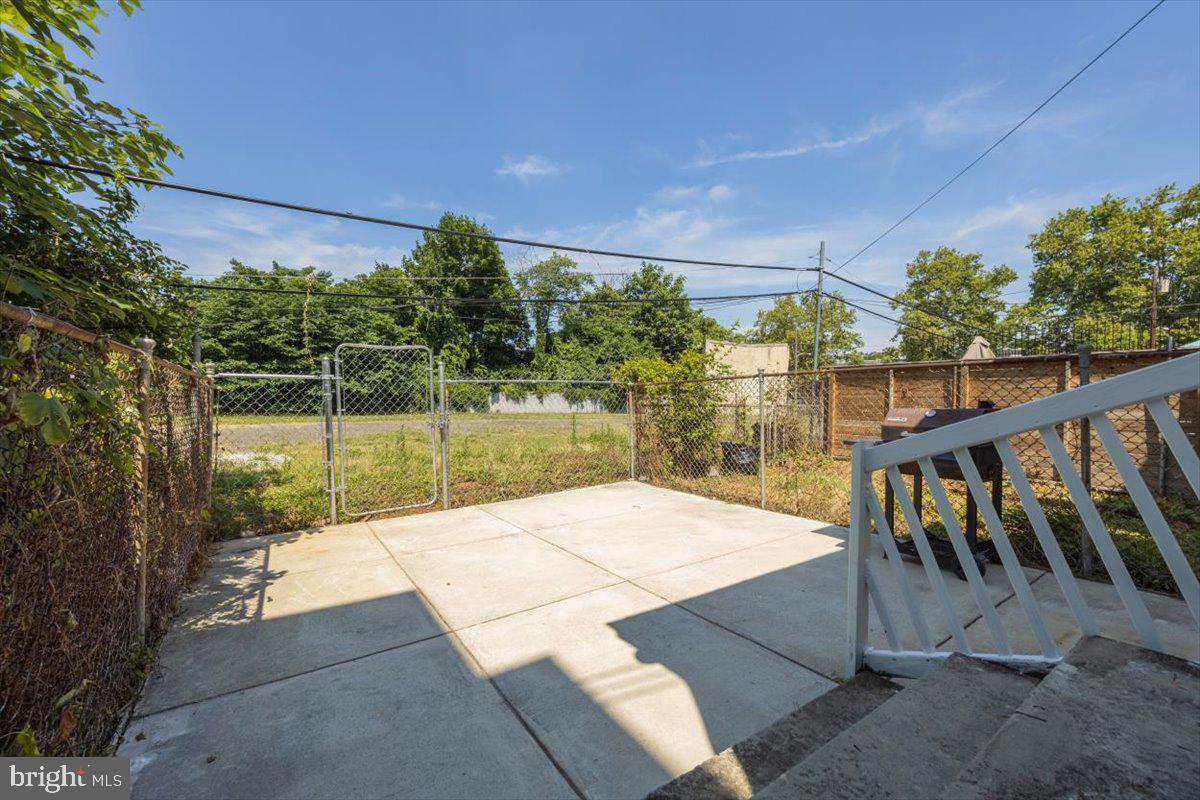 748 N 43rd St
