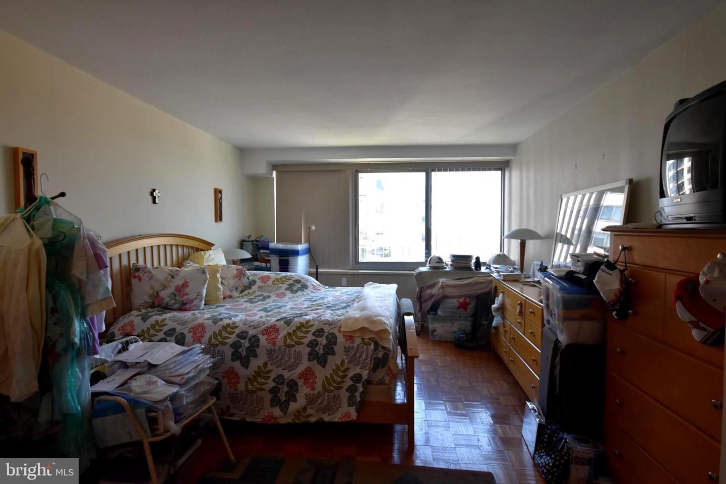 2401 Pennsylvania Ave #18b23