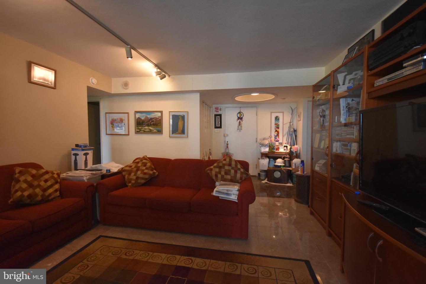 2401 Pennsylvania Ave #18b23