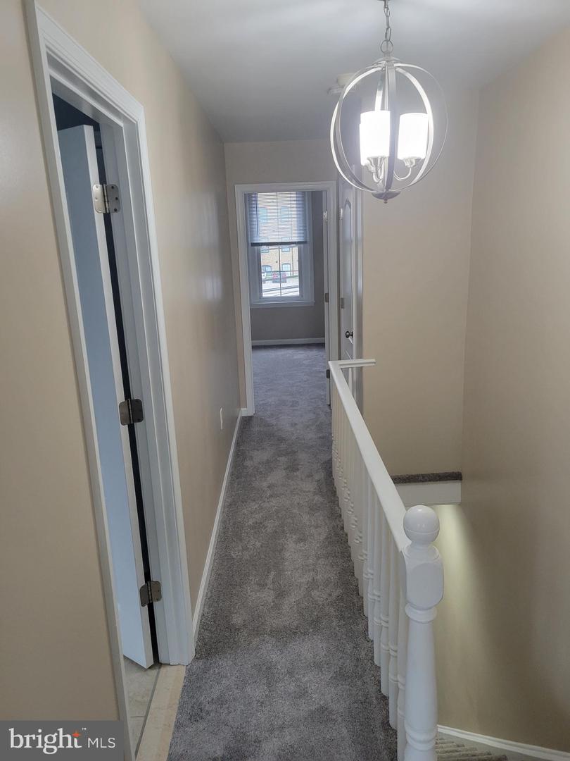 415 Shurs Ln