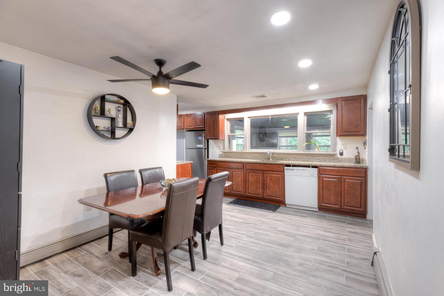 713 Manatawna Ave