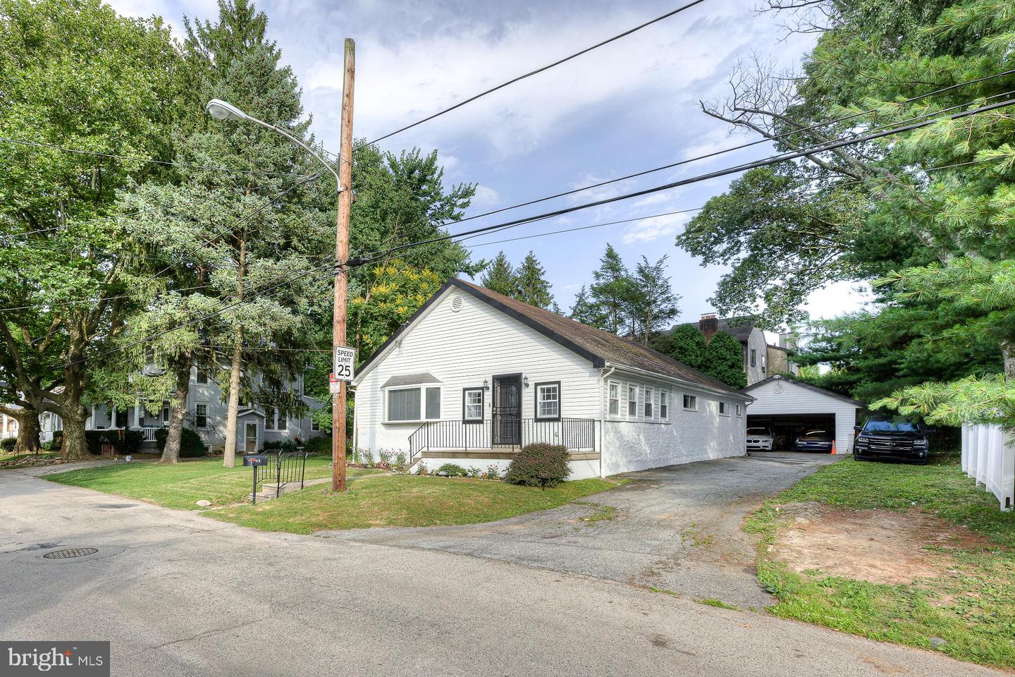 713 Manatawna Ave