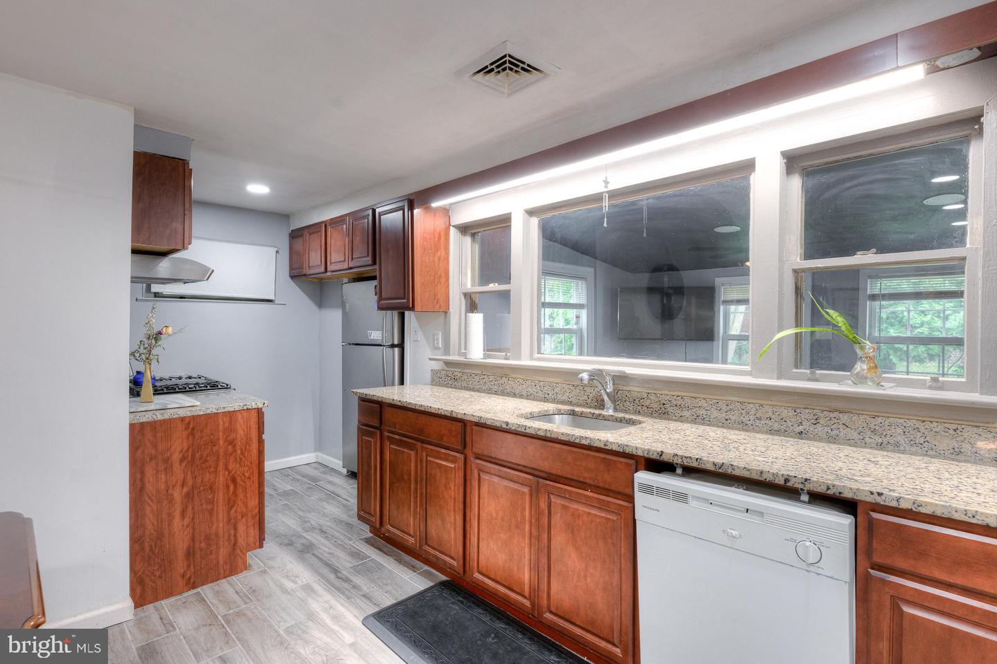 713 Manatawna Ave