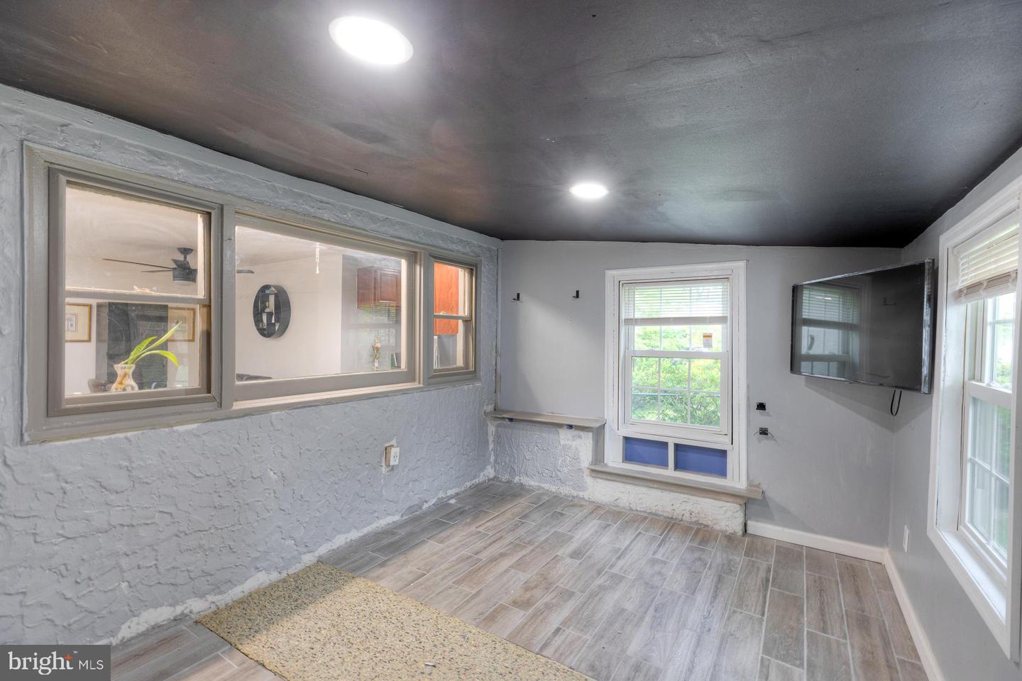 713 Manatawna Ave