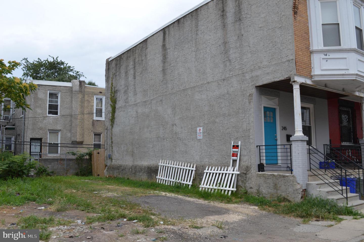 247 N Ruby St