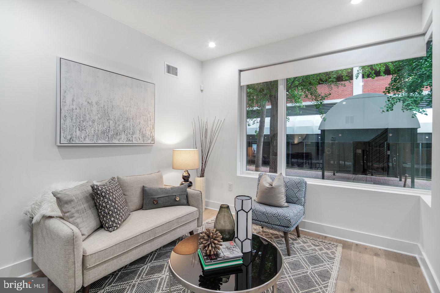110 Sansom St