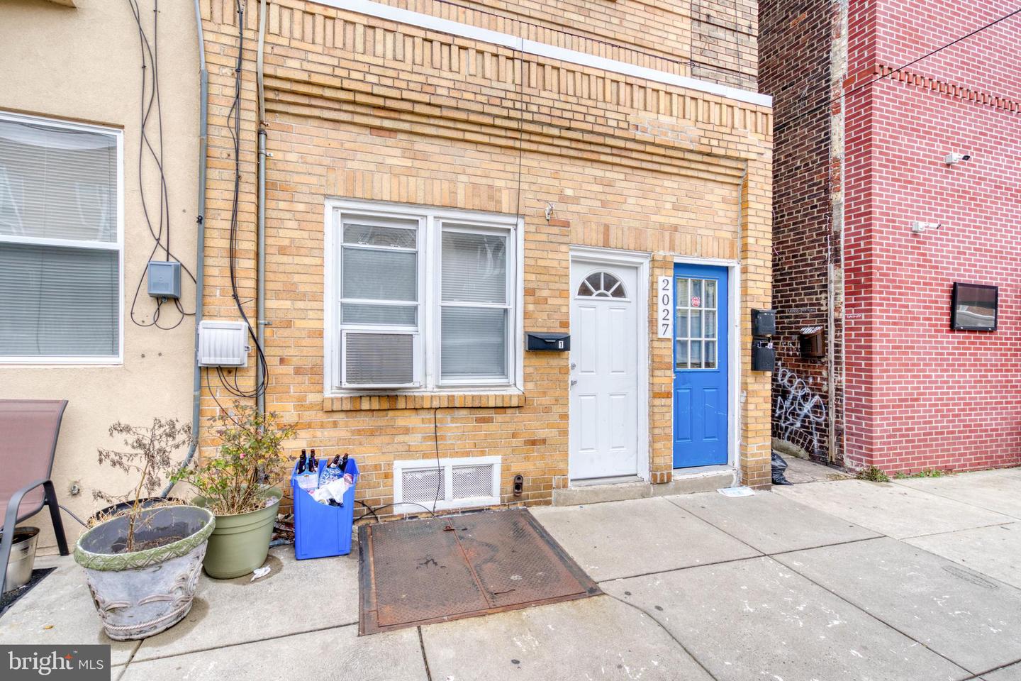 2027 S 3rd St #3rd Flr