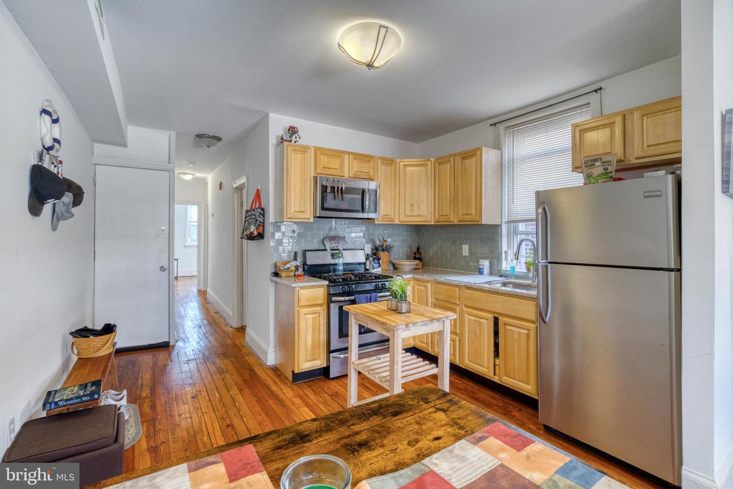 2027 S 3rd St #3rd Flr